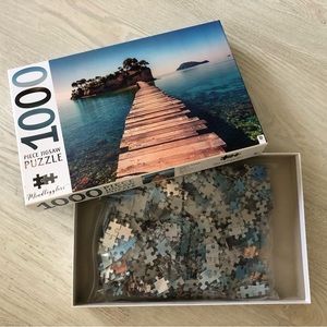 Mindbogglers Hinkler 1000-Piece Jigsaw Puzzle Cameo Island Greece 27" x 21.5"